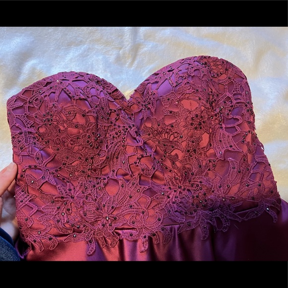 Dress - Picture 3 of 5